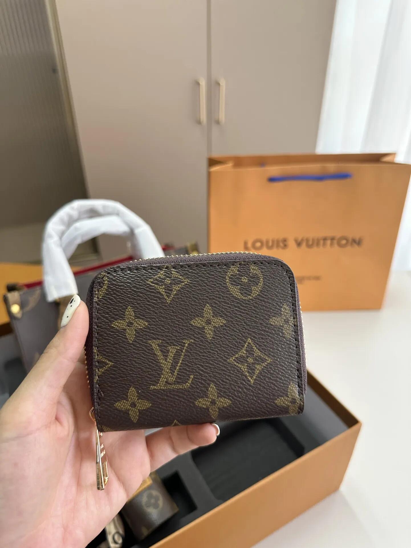 【LOUIS VUITTON】【大人気定番商品】LOUISVUITTON 古い花3点セット お得